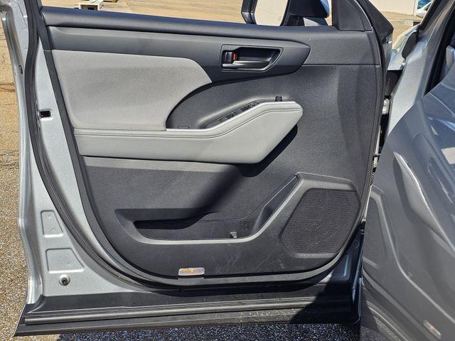 used 2024 Toyota Highlander car, priced at $36,100