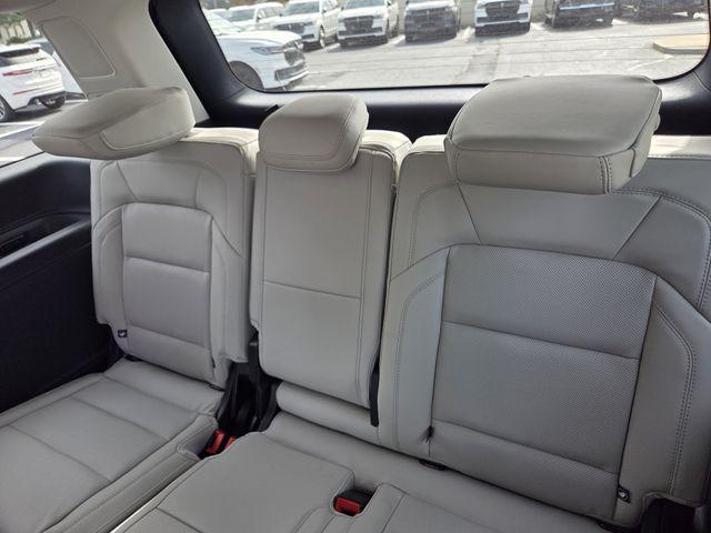 new 2026 Lincoln Navigator car, priced at $96,558
