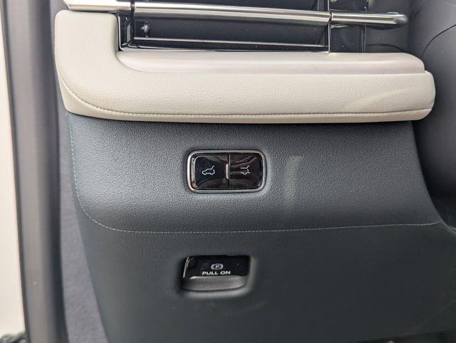 new 2025 Lincoln Navigator L car, priced at $102,733