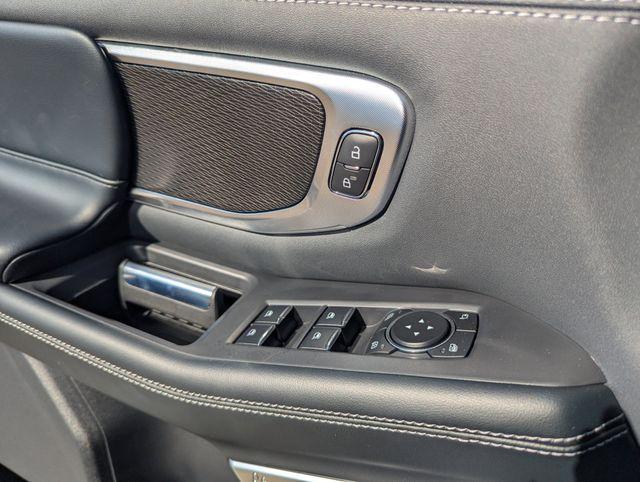 new 2025 Ford Expedition car, priced at $77,116