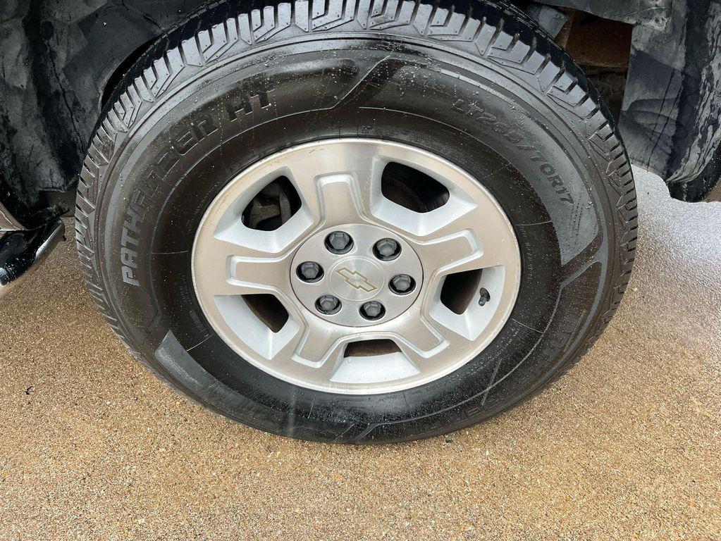 used 2005 Chevrolet Avalanche car, priced at $6,975