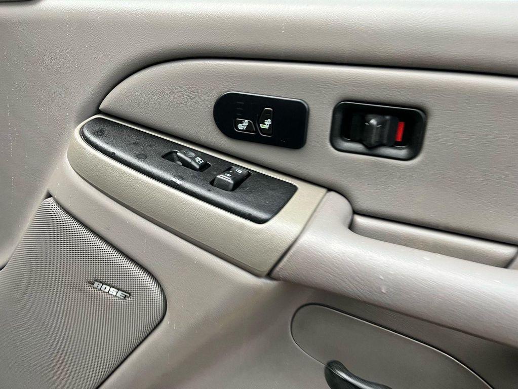 used 2005 Chevrolet Avalanche car, priced at $6,975