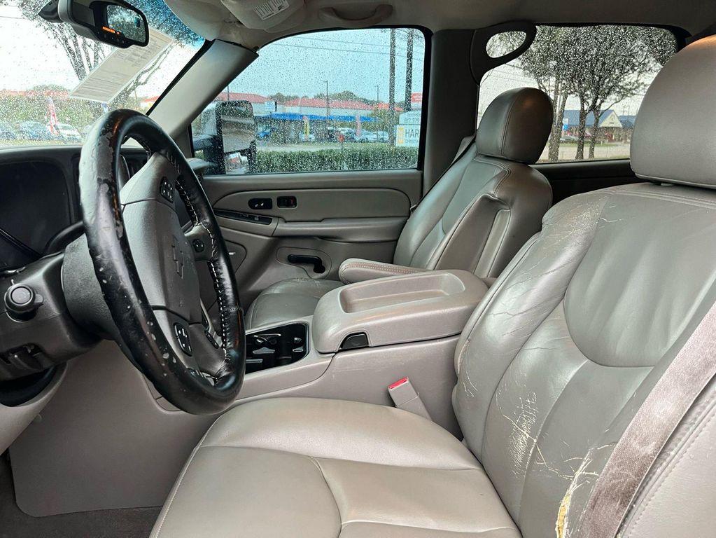 used 2005 Chevrolet Avalanche car, priced at $6,975