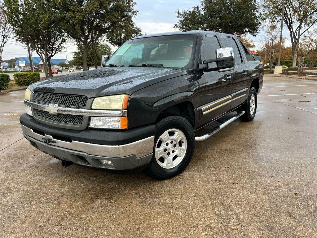 used 2005 Chevrolet Avalanche car, priced at $6,975