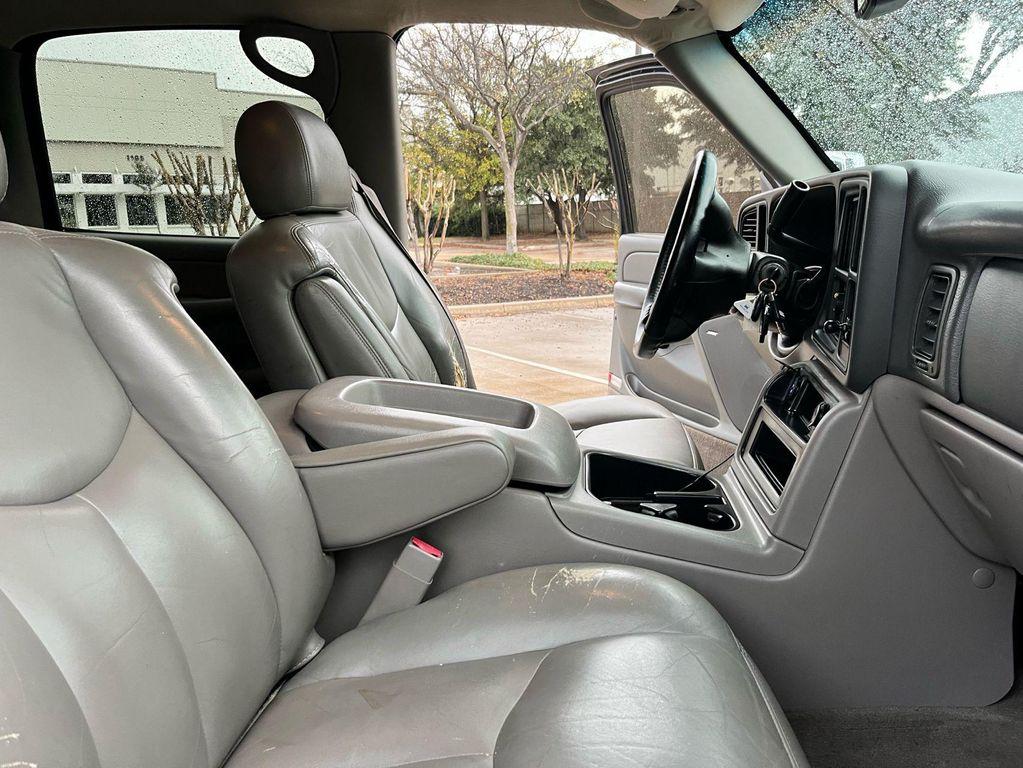 used 2005 Chevrolet Avalanche car, priced at $6,975