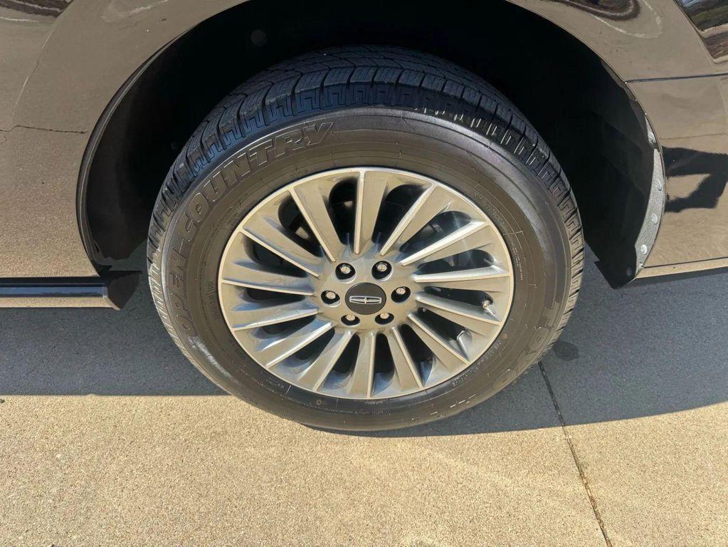 used 2020 Lincoln Navigator car, priced at $27,975