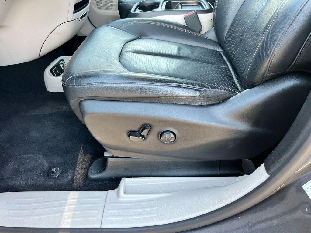 used 2018 Chrysler Pacifica car, priced at $15,975