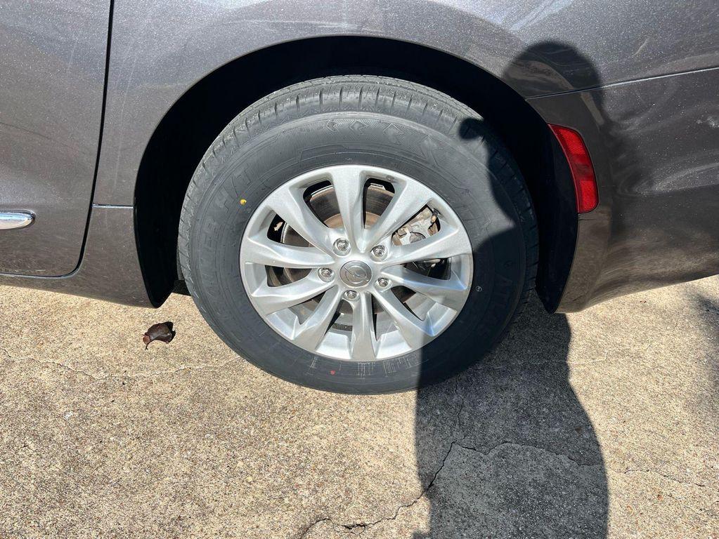 used 2018 Chrysler Pacifica car, priced at $15,975