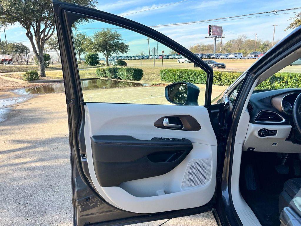 used 2018 Chrysler Pacifica car, priced at $15,975