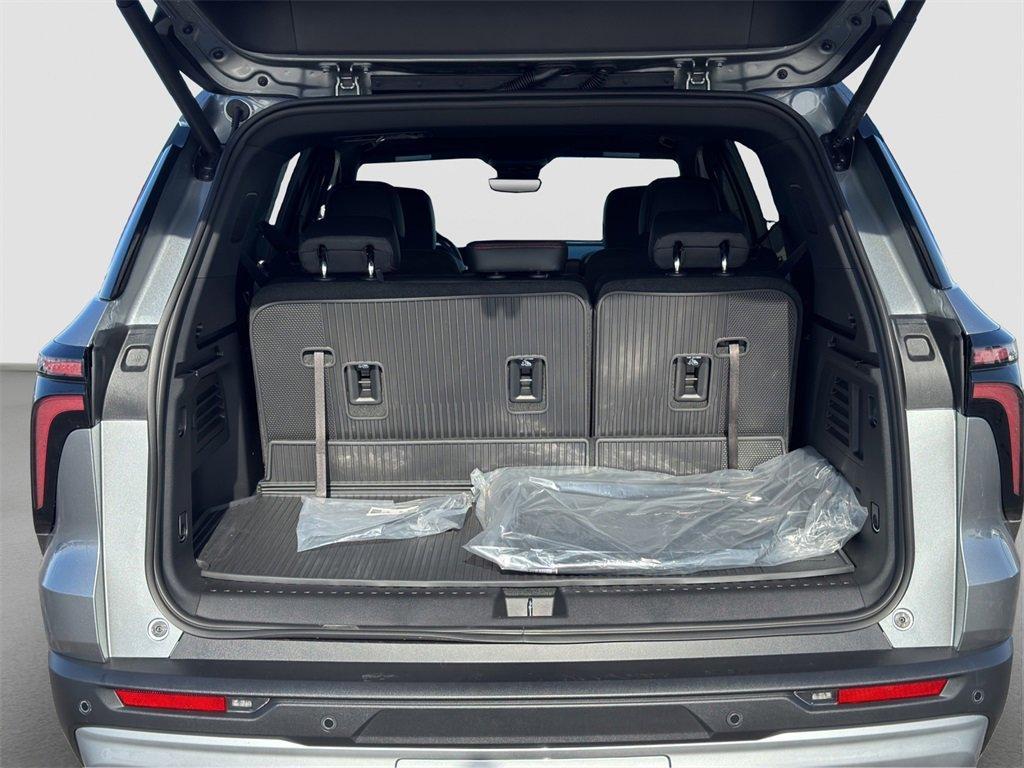 new 2026 Chevrolet Traverse car, priced at $55,020