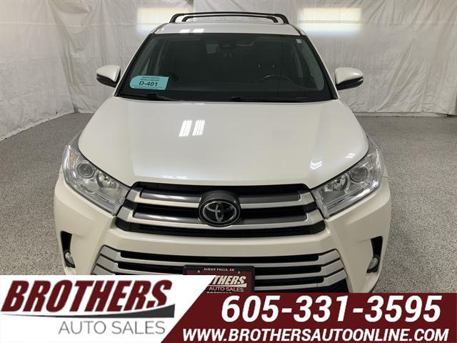 used 2018 Toyota Highlander car, priced at $21,490