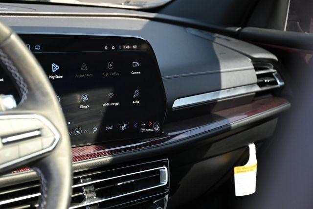 used 2025 Chevrolet Traverse car, priced at $24,980