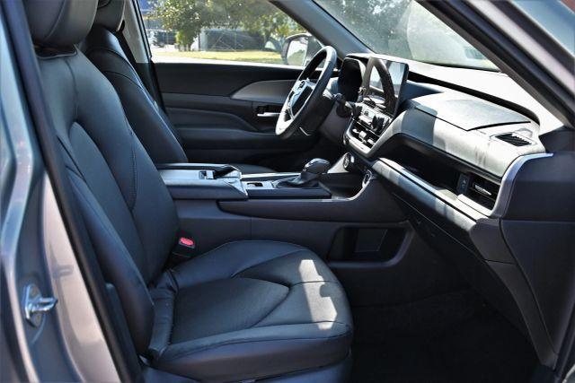 used 2025 Toyota Grand Highlander car, priced at $24,980