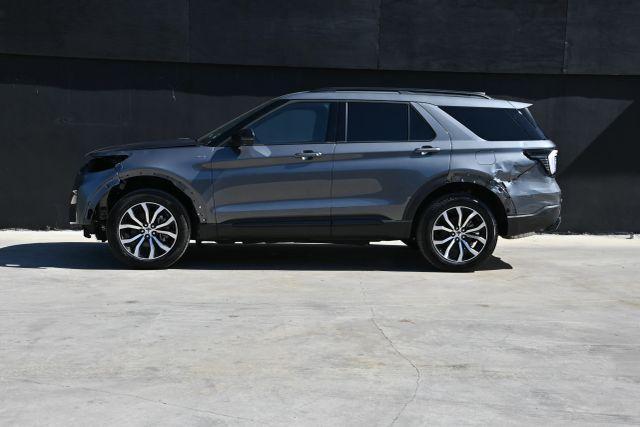 used 2025 Ford Explorer car, priced at $21,980