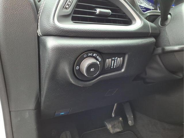 new 2026 Chrysler Pacifica car, priced at $40,159