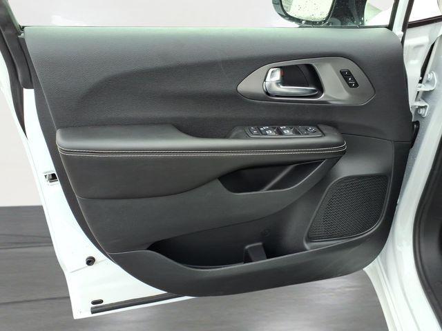 new 2026 Chrysler Pacifica car, priced at $40,159