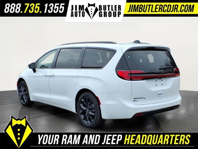 new 2026 Chrysler Pacifica car, priced at $40,159