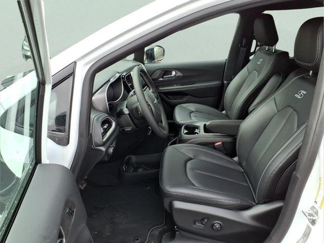 new 2026 Chrysler Pacifica car, priced at $40,159