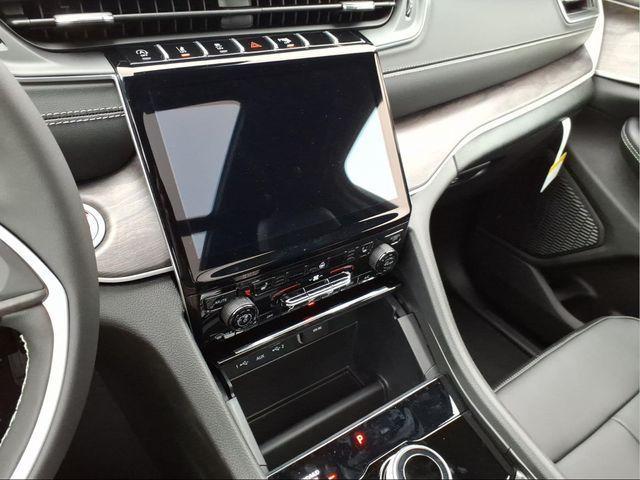 new 2025 Jeep Grand Cherokee L car, priced at $47,353