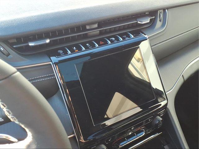 new 2025 Jeep Grand Cherokee car, priced at $35,781