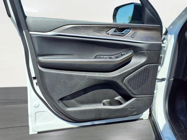 new 2026 Jeep Grand Cherokee car, priced at $45,380