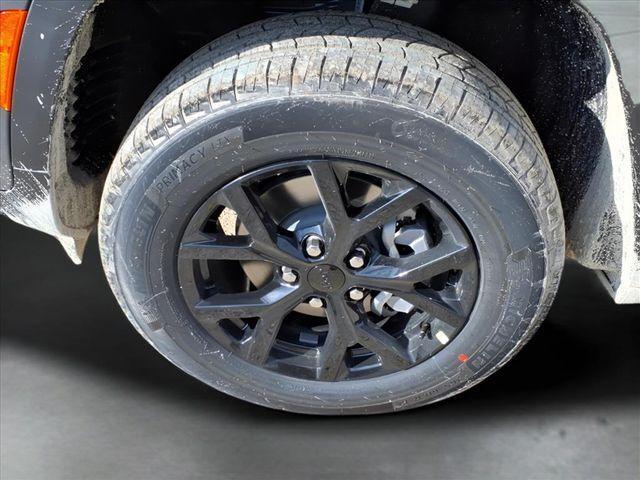 new 2025 Jeep Grand Cherokee car, priced at $34,211