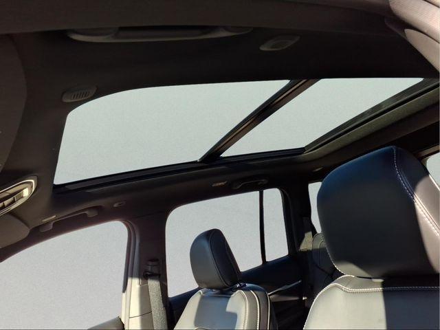 new 2025 Jeep Grand Cherokee car, priced at $40,130