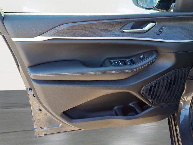 new 2025 Jeep Grand Cherokee car, priced at $40,130