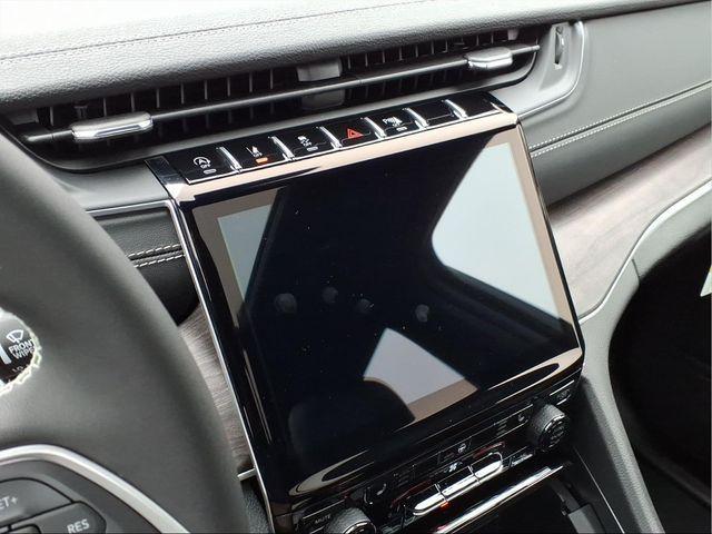 new 2025 Jeep Grand Cherokee car, priced at $39,598