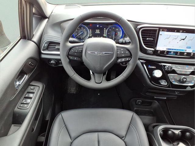 new 2026 Chrysler Pacifica car, priced at $39,702