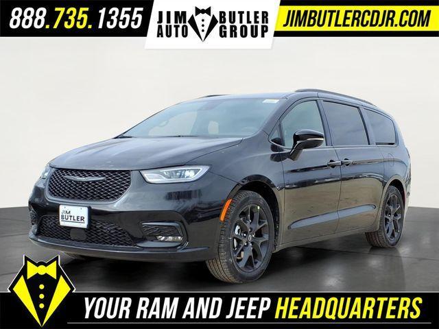 new 2026 Chrysler Pacifica car, priced at $39,702
