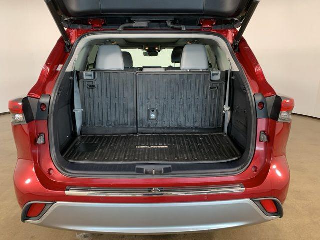 used 2021 Toyota Highlander Hybrid car, priced at $36,649