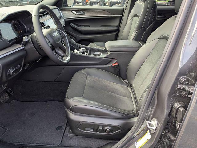 new 2026 Jeep Grand Cherokee car, priced at $47,011