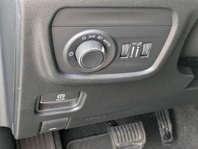 new 2026 Jeep Grand Cherokee car, priced at $47,011