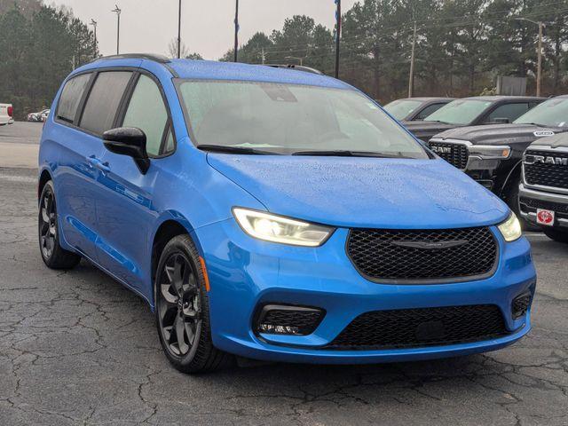 new 2026 Chrysler Pacifica car, priced at $40,822