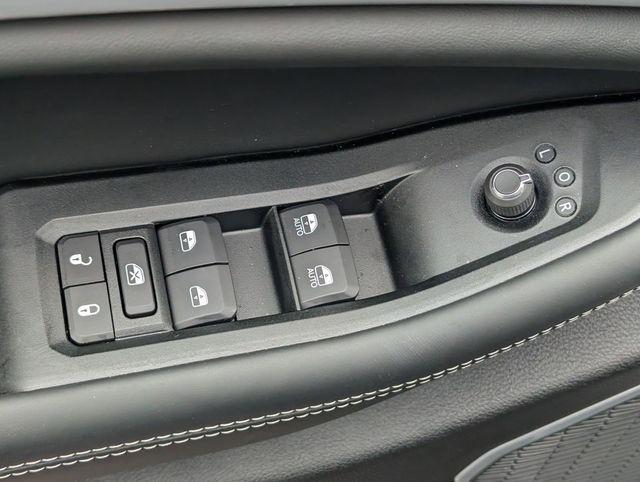 new 2026 Jeep Grand Cherokee car, priced at $52,390