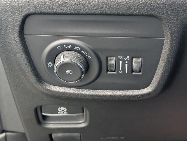 new 2026 Jeep Grand Cherokee car, priced at $52,390