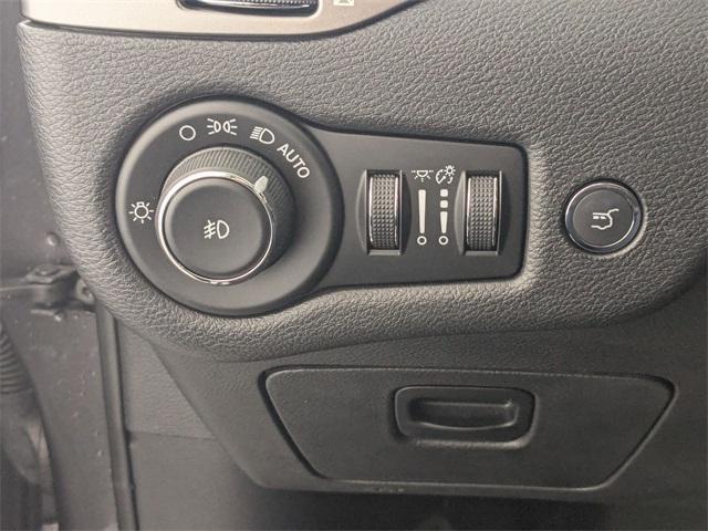 used 2019 Jeep Cherokee car, priced at $18,670