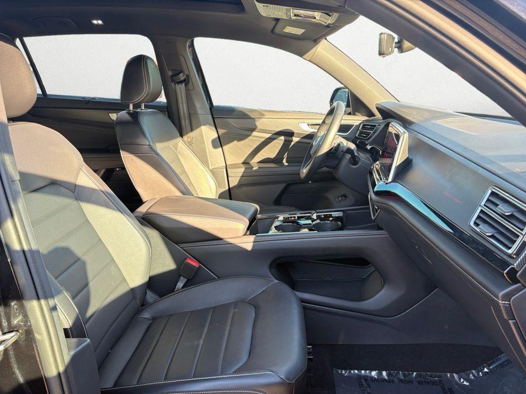 used 2024 Volkswagen Atlas Cross Sport car, priced at $39,998