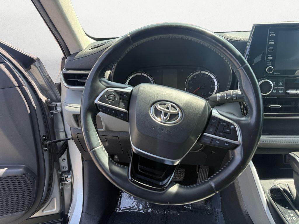 used 2021 Toyota Highlander car, priced at $21,998