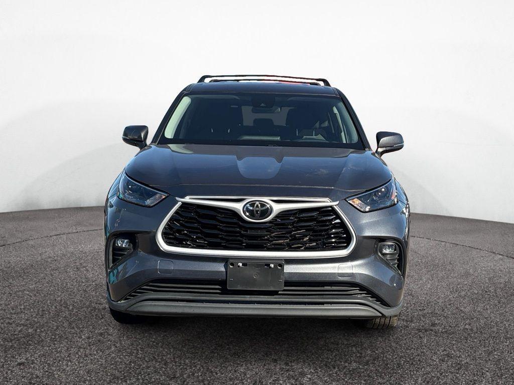 used 2023 Toyota Highlander car, priced at $28,998