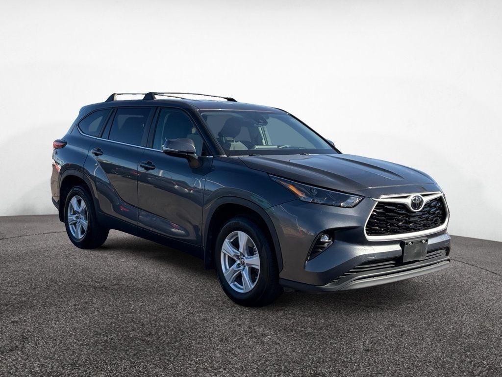 used 2023 Toyota Highlander car, priced at $28,998