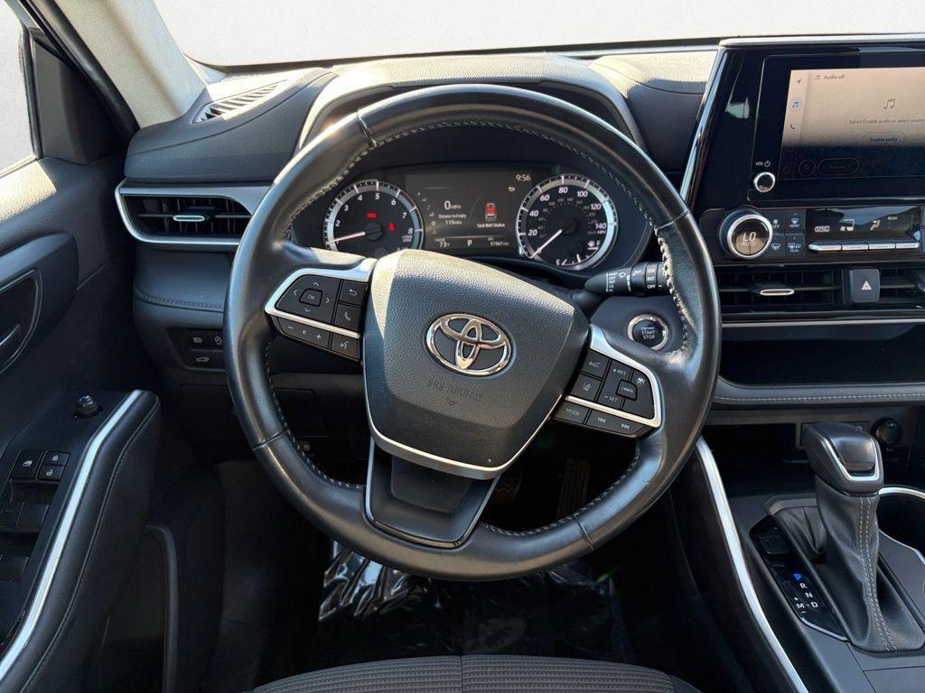 used 2023 Toyota Highlander car, priced at $28,998