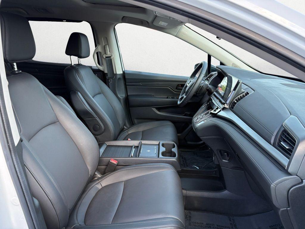 used 2025 Honda Odyssey car, priced at $38,998