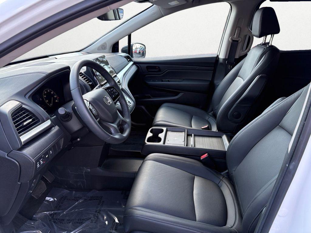 used 2025 Honda Odyssey car, priced at $38,998