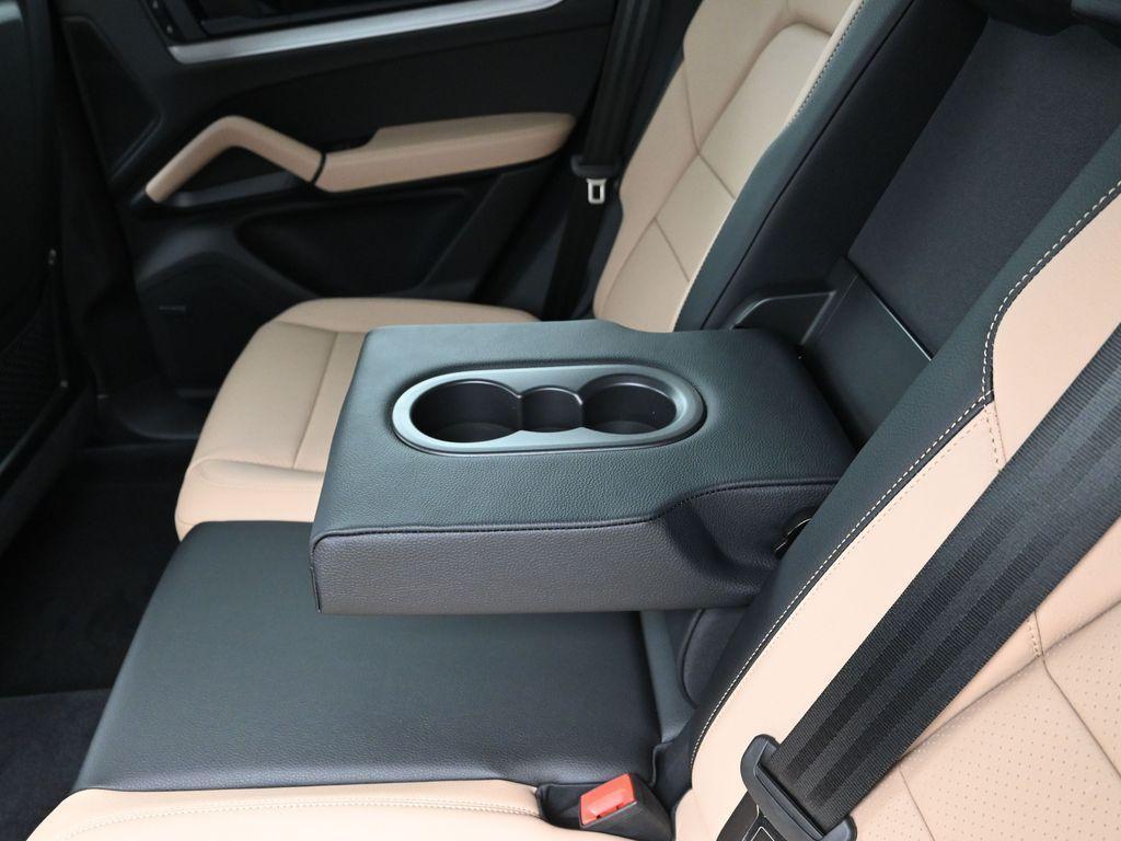 new 2025 Porsche Cayenne car, priced at $107,635