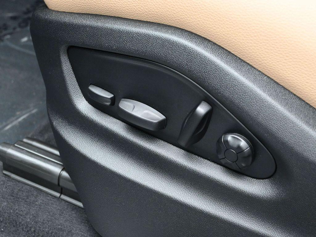 new 2025 Porsche Cayenne car, priced at $107,635