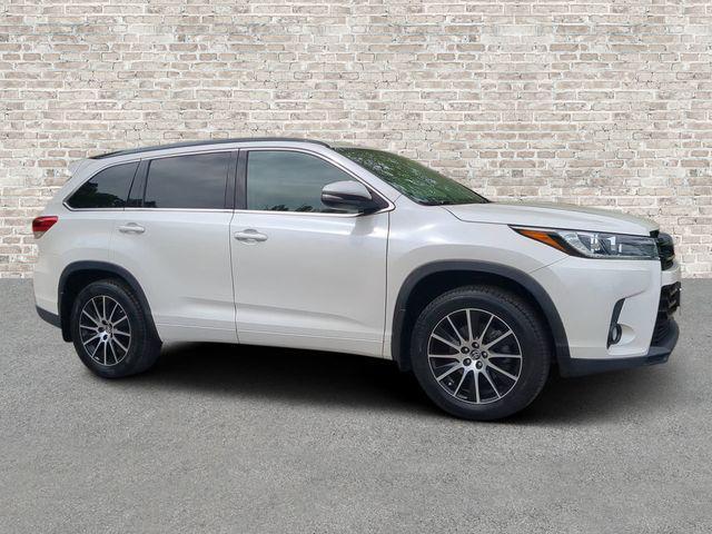 used 2018 Toyota Highlander car, priced at $21,800
