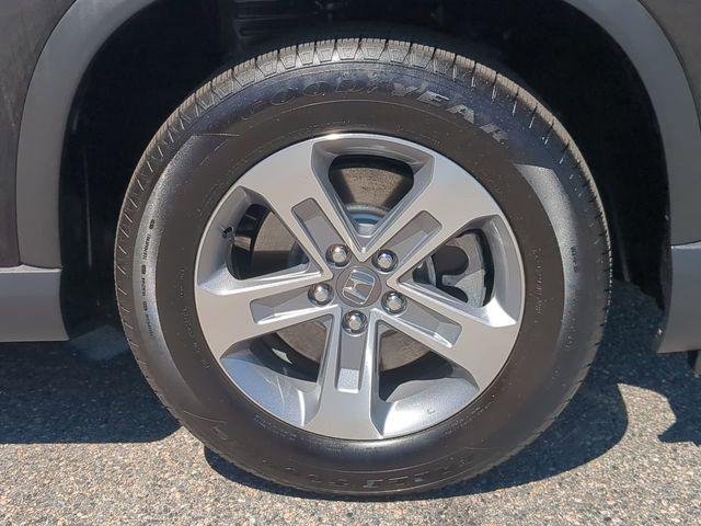 used 2025 Honda Pilot car, priced at $45,649