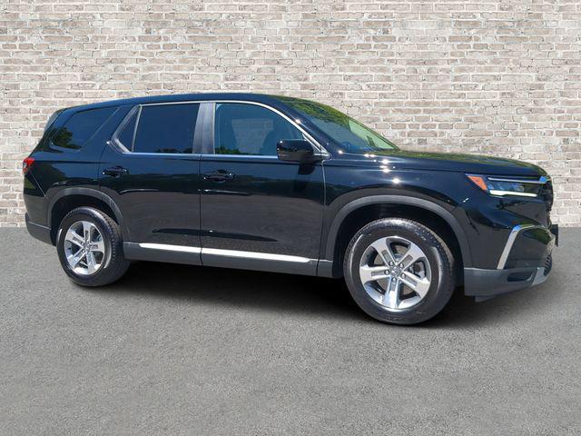 used 2025 Honda Pilot car, priced at $45,649